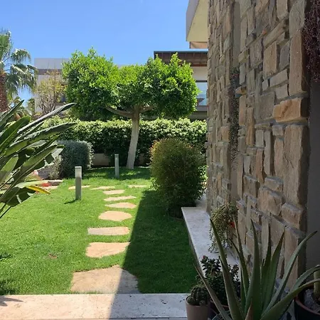 3 Bedroom Flat 500m Walking Distance To The In Yahsi *